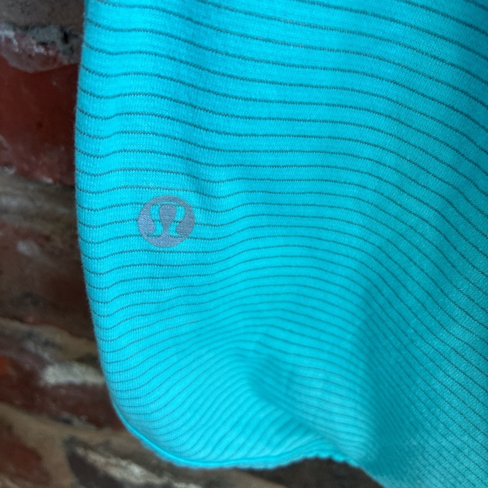 Lululemon 105 F Singlet Tank Top Teal Blue Luon Silverescent Racerback Loose 6? - Picture 3 of 3